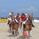 2010_beach_polo_46