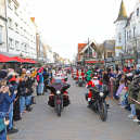 Weihnachtsmänner auf Harleys_2025_01